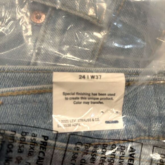 NWT Levi’s Signature denim jean shorts size 24. High rise 3 inch inseam. - Picture 5 of 9